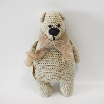 Игрушка ручной работы Мишка вязаный с шарфом